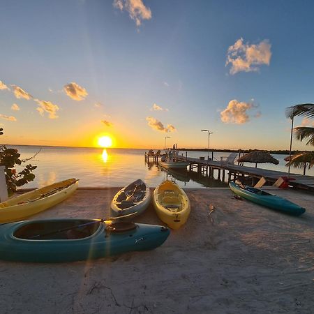 Bay Towers Aparthotel Caye Caulker Exterior photo